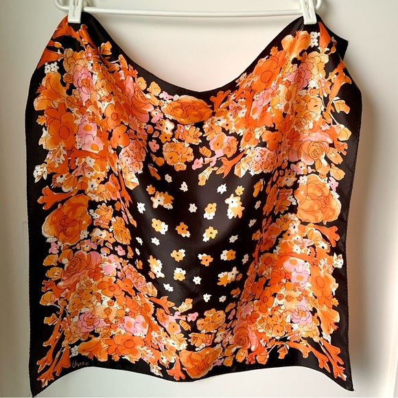 Vintage Vera vibrant floral square scarf - Picture 3 of 11